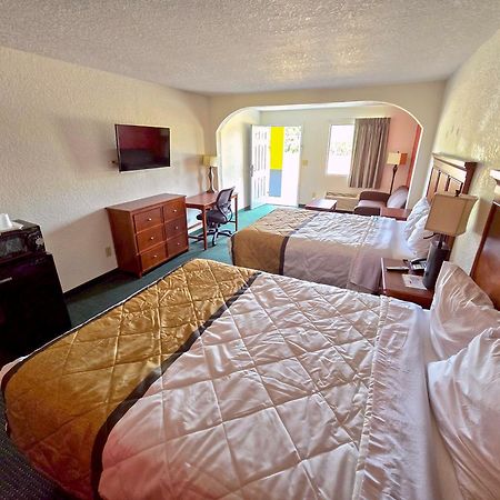 Garden Inn And Suites Near Callaway Gardens Pine Mountain Bagian luar foto