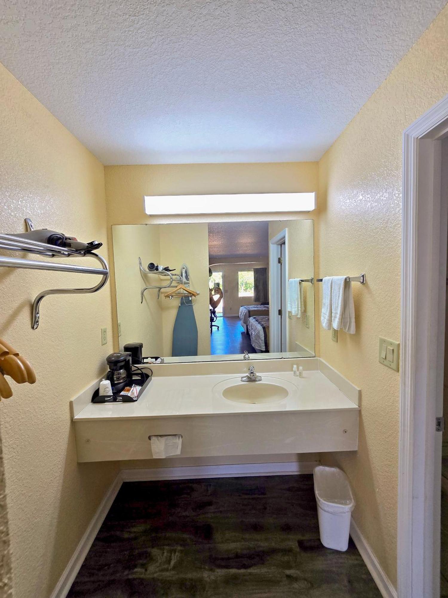 Garden Inn And Suites Near Callaway Gardens Pine Mountain Bagian luar foto