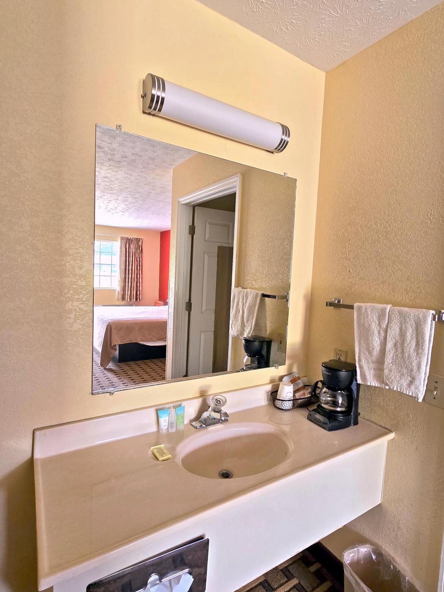 Garden Inn And Suites Near Callaway Gardens Pine Mountain Bagian luar foto