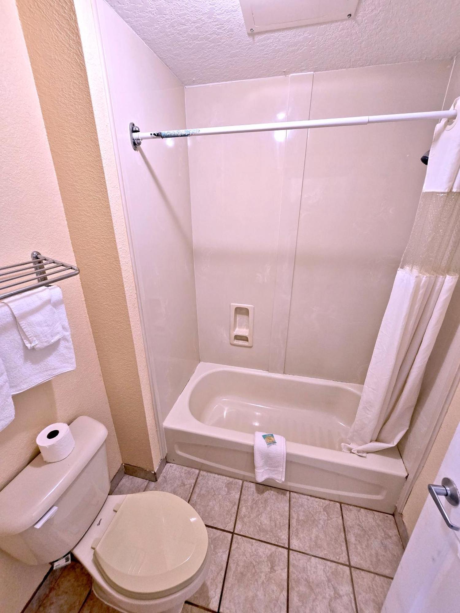 Garden Inn And Suites Near Callaway Gardens Pine Mountain Bagian luar foto