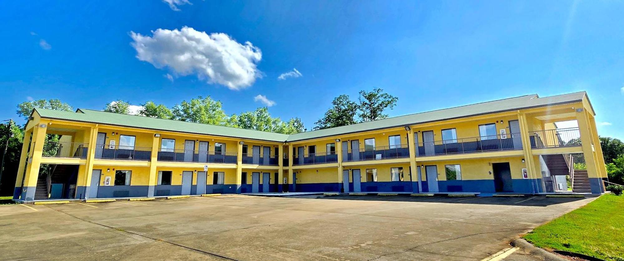 Garden Inn And Suites Near Callaway Gardens Pine Mountain Bagian luar foto