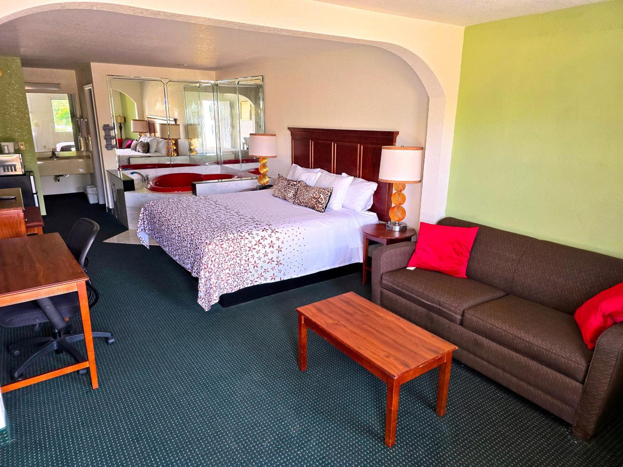 Garden Inn And Suites Near Callaway Gardens Pine Mountain Bagian luar foto