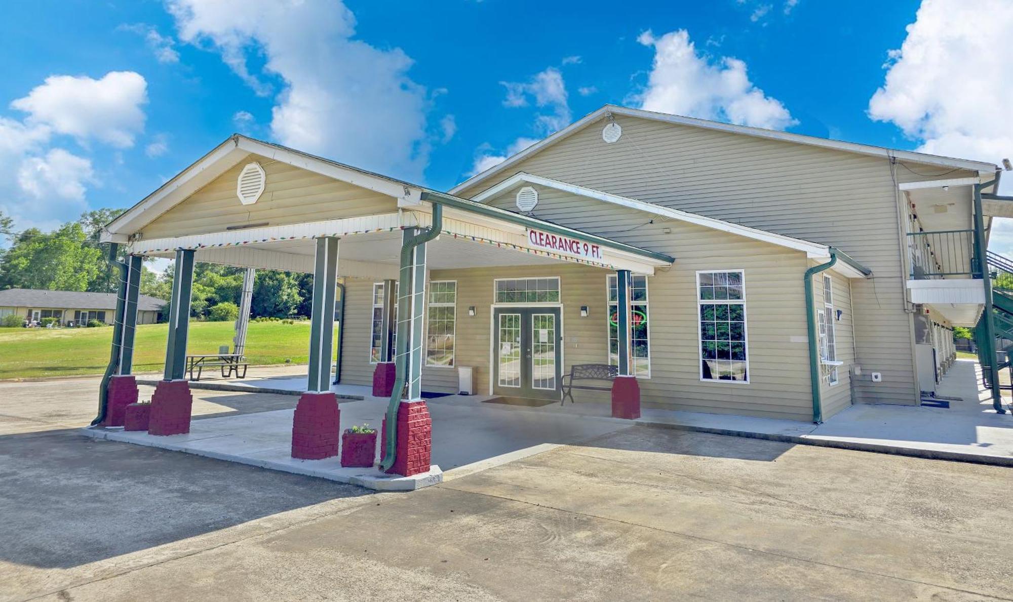 Garden Inn And Suites Near Callaway Gardens Pine Mountain Bagian luar foto